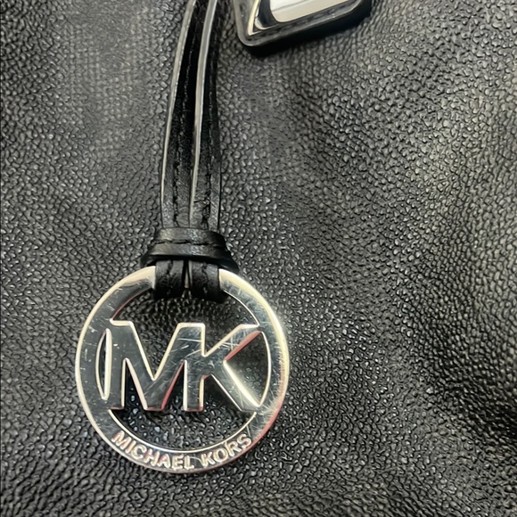 MICHAEL KORS Black Hand Bag - Picture 6 of 16